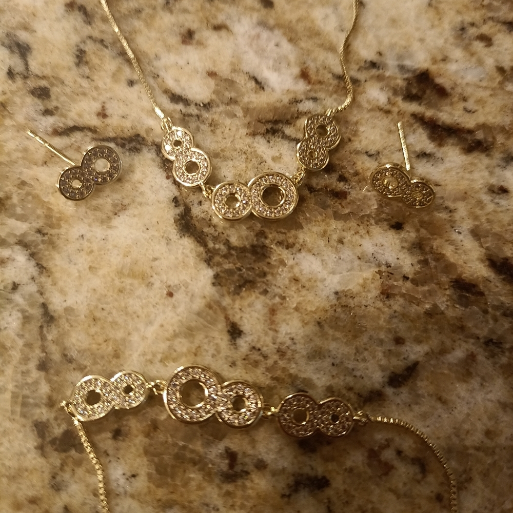 Jewelry Set - Picture 2 of 2